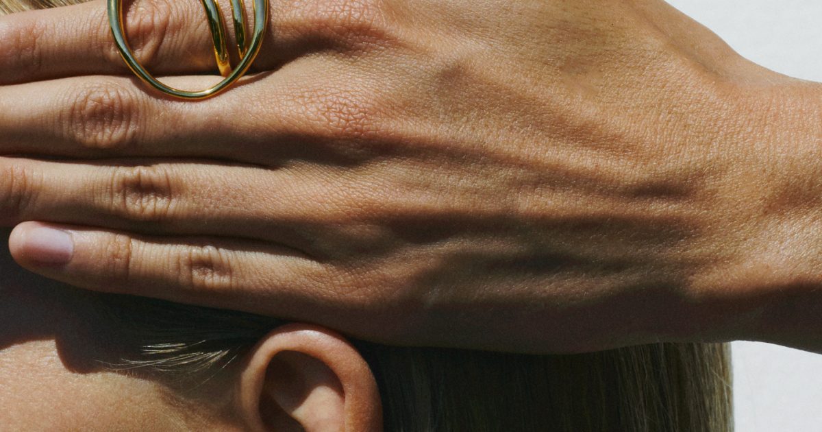 Round Trip' ring in gold • Graanmarkt 13