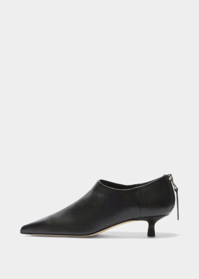 'Virun' in black by Aeyde