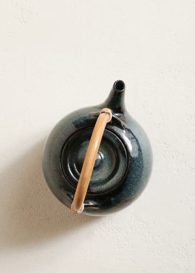 Tea pot with bamboo handle (M) by 