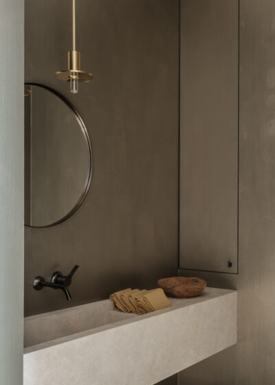 Béatrice mirror small in aged brass by Illus