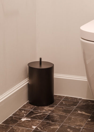 'Bin Floor' (2 colors) by Illus