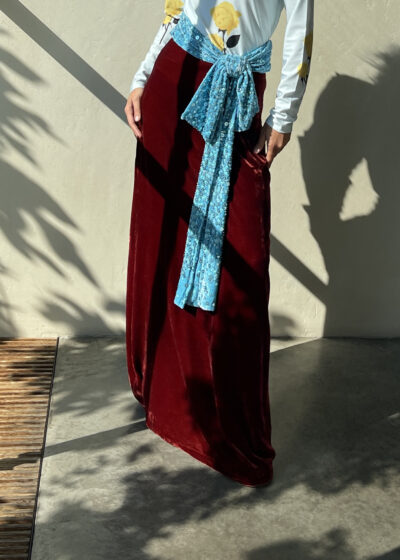 Skirt ted in 'silk-velvet brown' by Bernadette