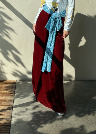 Skirt ted in 'silk-velvet brown' by Bernadette