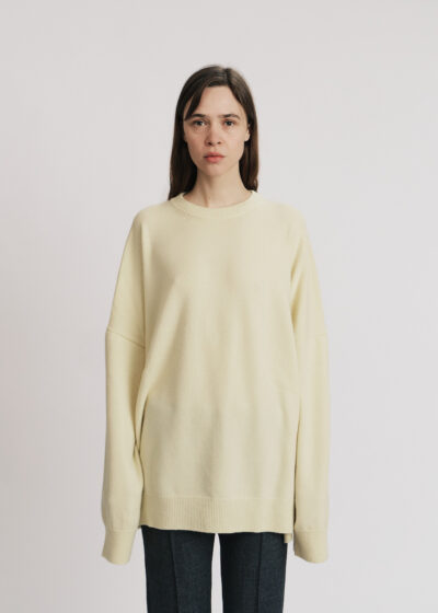 'Oldenburg' in pale yellow by B.B. Wallace