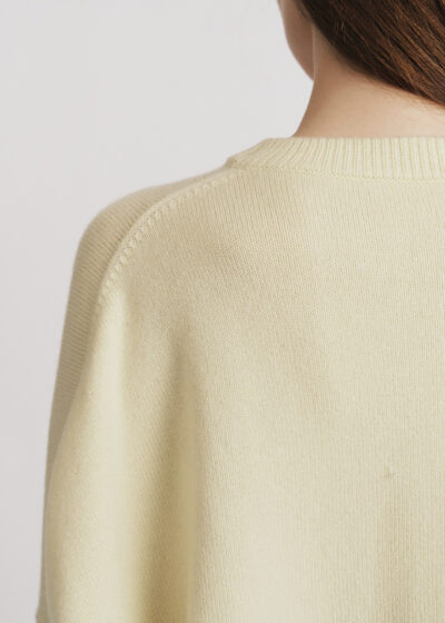 'Oldenburg' in pale yellow by B.B. Wallace