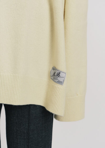 'Oldenburg' in pale yellow by B.B. Wallace