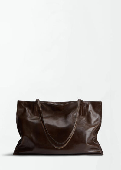 'Yumi sling' in umber by Maeden
