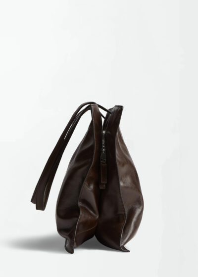 'Yumi sling' in umber by Maeden