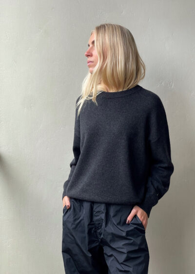 'Lea' (3 colors) by RAFF collective