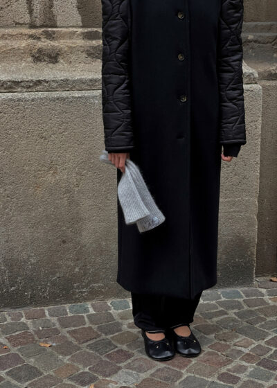 'Victoria coat' in black by Lutz Huelle