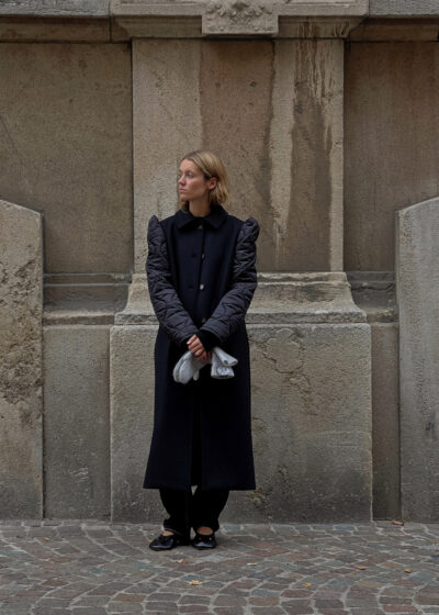 'Victoria coat' in black by Lutz Huelle